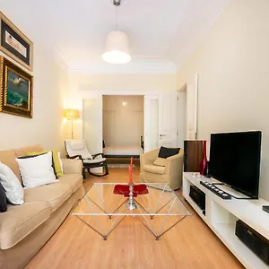 Whome | Alameda Patio Hideaway Lisbon